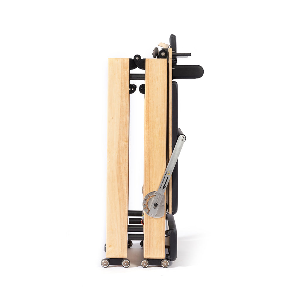 Space-saving Pilates reformer for European flats