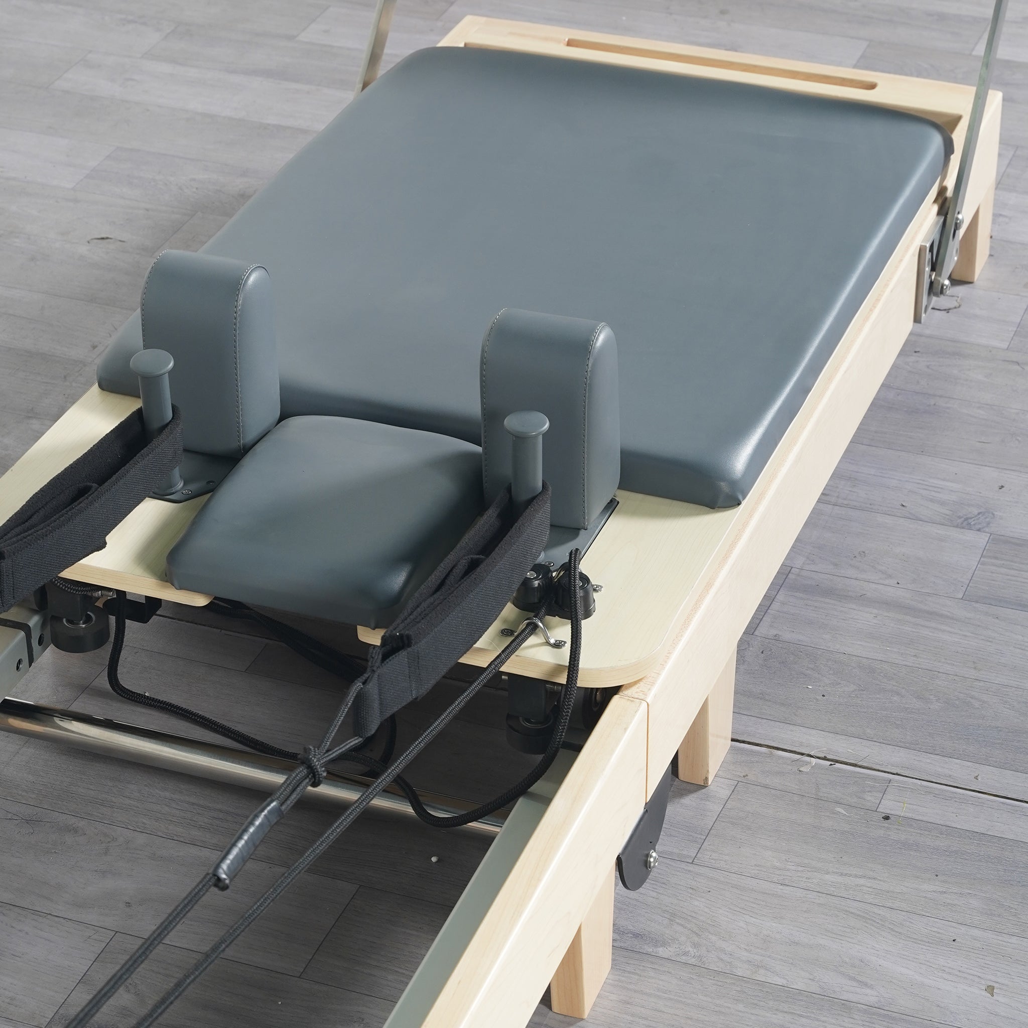 Foldable Maple Wood Pilates Reformer with Solid Wood Legs